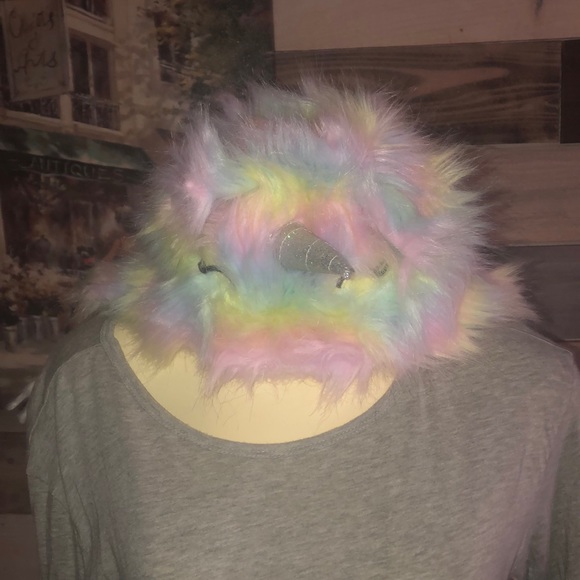 Fluffy Unicorn Hat - Picture 1 of 9